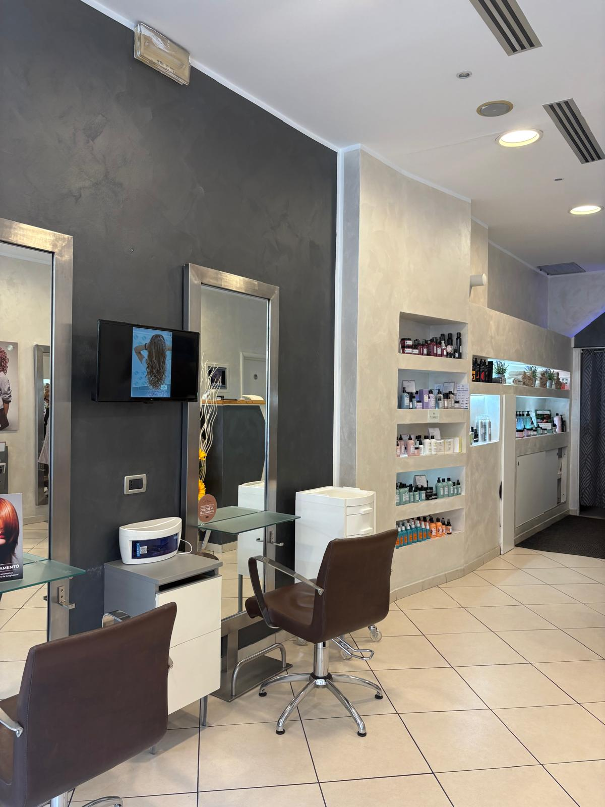 Salone Via Tripoli